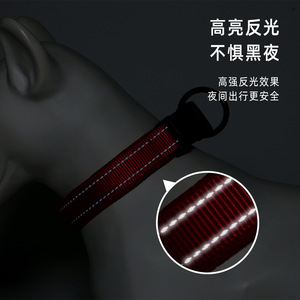 Collar Ajustable para Perro de Nailon Tipo Sandwich, Rojo Reflectante, Seguro para la Noche, para Perros Grandes, Medianos y Pequeños, Diseño de Malla Transpirable - Product Image 1