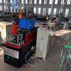 Máquina Automática de Alta Eficiencia para Fabricación de Paneles Fríos y Perfiles Ligeros con PLC, Caja de Cambios y Bomba de Motor - Product Image 3