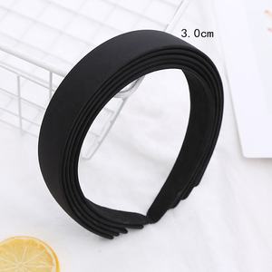2 सेमी 2.5 सेमी 3 सेमी 4 सेमी चौड़ा महिला लड़कियां नो स्लिप लाइनेड रिबन प्लास्टिक सफेद और काला सॉलिड एक रंग का हेयरबैंड मैट सैटिन हेडबैंड - Product Image 6