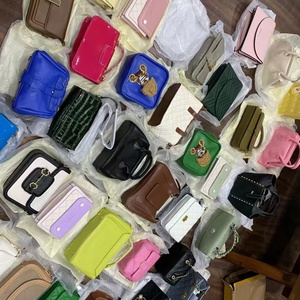 LllyABIN NUEVO Popular a Bajo Precio Venta al por Mayor a Granel 90% Limpio Nuevo, Bolsas de Pacas de Moda para Ropa Usada - Product Image 3