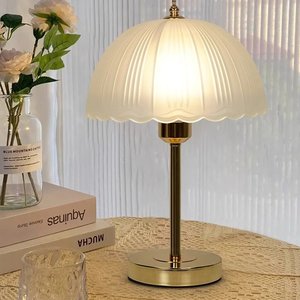 โคมไฟตั้งโต๊ะคริสตัลทรงกลีบดอกไม้ สไตล์นอร์ดิกโมเดิร์น มินิมอล ดีไซน์ยุโรป พร้อม 3 ระดับอุณหภูมิแสง สำหรับห้องนอน ข้างเตียง หรืองานแต่งงาน - Product Image 6