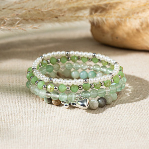 Bracelet en perles de verre soufflé à la main, multicolores, multi-couches, élastique, style bohème, charme en forme de croix et de cœur, cadeau unisexe - Product Image 3