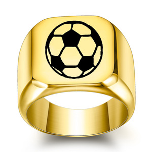 Bague de football tendance 18MM carrée gravée au laser, bijou unisexe, cadeau - Product Image 5