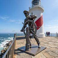 Statue de Capitaine en Bronze Antique Tenant le Moïse de Bénée pour Paysage de Phare et de Place Côtier, Sculpture en Bronze Coulé à la Cire Perdus