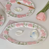 Ensemble de tasse à café et soucoupe en porcelaine à motif de rose en relief, style Ins, sous-glaçure rose, vaisselle avec cuillère, passe au lave-vaisselle et au micro-ondes
