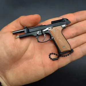 Chaveiro de metal para pistola, modelo 3D completo, chaveiro com pistola e pistola, cor 1:3.