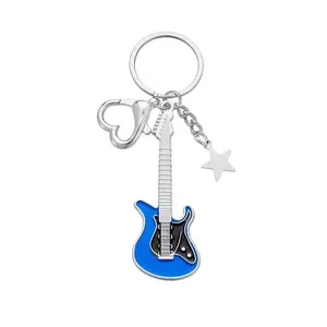 HOT American Retro Design Music Y2K Guitarra 3D llavero de metal Pentagram Guitar Rock Bass Llavero de Navidad Regalo Souvenirs bag C