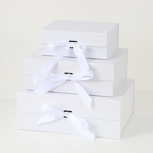 Boîte cadeau rectangulaire pliable avec fermeture magnétique, en carton rigide, avec ruban, emballage portable pour le rangement - Product Image 4
