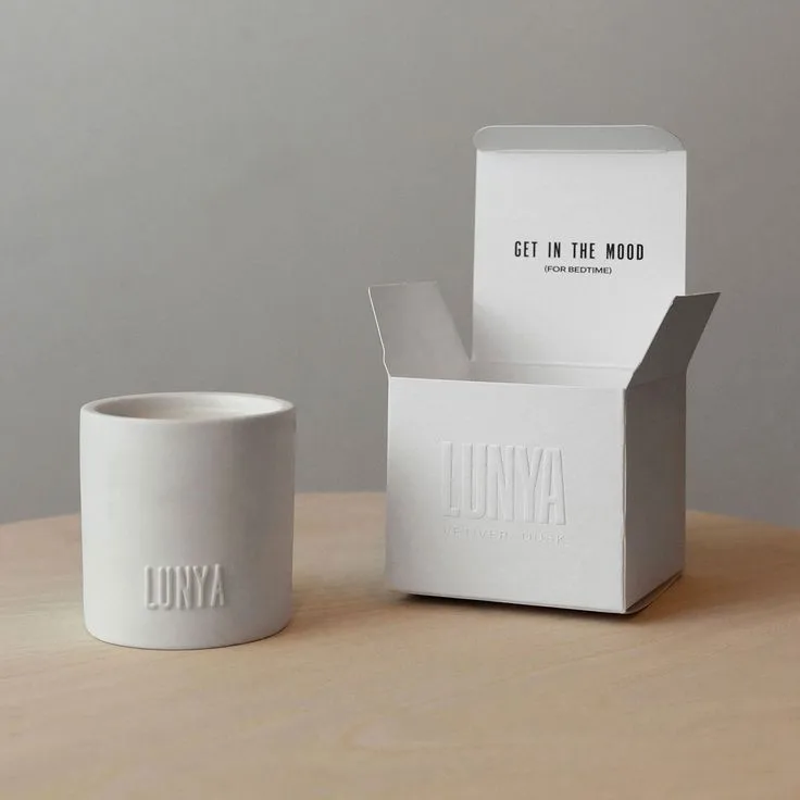 Custom Embossed White Paperboard Candle Packaging Boxes with UV Foil Matt Lamination for Logo Printing