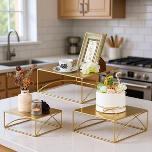 Présentoir créatif AURORA pour table de desserts de mariage, ensemble de 3 pièces, plateau décoratif blanc, support romantique simple en fer pour gâteaux - Product Image 1