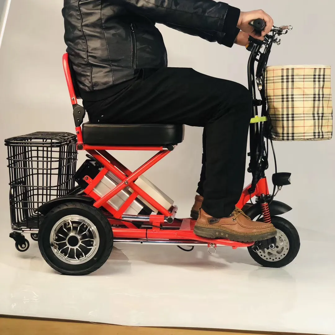Süper hafif ağırlık 24KG sadece katlanabilir hareketlilik e-scooter için yaşlı yaşlı engelli elektrikli handikap üç tekerlekli