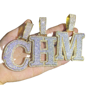 เครื่องประดับแฟชั่นฮิปฮอป จี้ตัวอักษรแบบกำหนดเองทรงบาแกตต์ TOP ICY ชุบทอง 18K ประดับเพชรแบบ Iced Out สร้อยคอชื่อสั่งทำได้ สำหรับผู้ชายและผู้หญิง - Product Image 1
