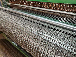 Malla de Acero Inoxidable Galvanizado de 2 Pulgadas y Calibre 10, Soldada, para Cercas, Contención de Ganado, Caballos, Cabras, Ovejas y Animales Grandes - Product Image 2