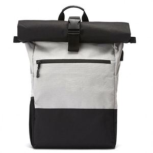 Mochila Moderna Impermeable con Bolsillo para Portátil, Expandible con Parte Superior Enrollable, Hecha con Botellas de Plástico Recicladas - Product Image 1