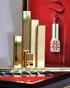 Custom Creative Retail Store Display Make Up Showcase Cosmetic Prop Lipstick Display Stand
