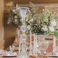Nouvelle Arrivée Support Floral en Acrylique Transparent en Forme de Corne Centres de Table de Mariage Vase à Fleurs Économique Décoration de Table
