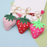 Mignon fraise cuir porte-clés pendentif cartable accessoires fruits fraise PU cuir femmes sac avec pendentif porte-clés
