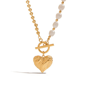 Collar de perlas de agua dulce con colgante de corazón de oro, joyería elegante de acero inoxidable para mujer, accesorio de moda - Product Image 1