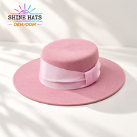 Chapeau Fedora Boater Rose 100% Laine pour Femme, avec Large Bord en Feutre, Logo Personnalisé, Nœud Papillon et Ruban, Vente en Gros, Modèle 2027