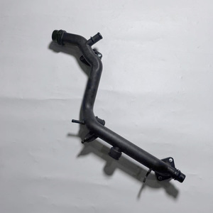 Manguera de Refrigerante para Motor Audi Q5 3.2T 06E121045J, Pieza de Repuesto de Plástico - Product Image 1