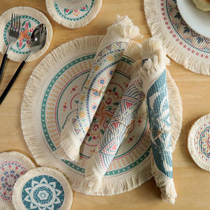 Mantel individual nórdico redondo de algodón y poliéster, aislante del calor, estilo americano, con borlas, para sala de estar y comedor. - Product Image 4