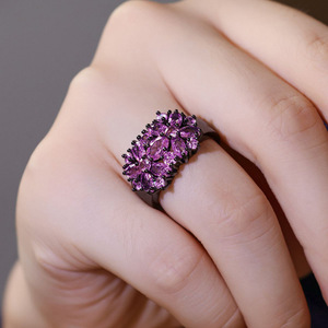 Anello Floreale Geometrico da Donna, Gioiello da Dito alla Moda, Dolce e Trendy - Product Image 1