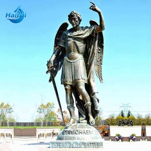 Statua dell'Angelo con Ali Dorate, Scultura in Bronzo a Grandezza Naturale dell'Arcangelo Michele - Product Image 2