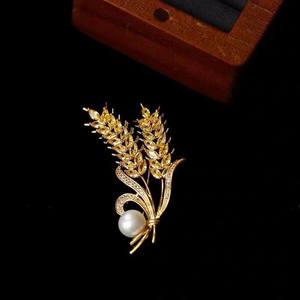 Broche tendance en perles d'eau douce naturelles Akoya de 8 mm, style épis de blé doré, bijou de poitrine, vente chaude - Product Image 2