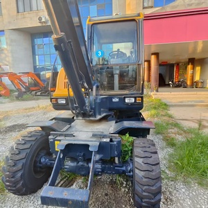 Machine de construction populaire : Excavatrice Hyundai 60 de 6 tonnes sur chenilles, d'occasion, en bon état de fonctionnement, en vente. - Product Image 4