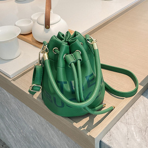 Nuova Tendenza Borsa <span class=keywords><strong>a</strong></span> Secchiello Vintage in Pelle PU da <span class=keywords><strong>Donna</strong></span>, Famosa Borsa <span class=keywords><strong>a</strong></span> Mano da <span class=keywords><strong>Donna</strong></span> con Chiusura <span class=keywords><strong>a</strong></span> Cerniera, <span class=keywords><strong>Zaino</strong></span> Candy - Product Image 3