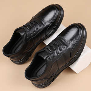 Baskets décontractées pour hommes en cuir véritable, cuir de vachette pleine fleur avec finition texturée à la main, légères, polyvalentes et antidérapantes - Product Image 3
