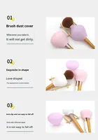 Pinceau de maquillage personnalisé en forme de cœur pour blush et fond de teint, avec manche en métal imitation bois et capuchon anti-poussière pour le voyage