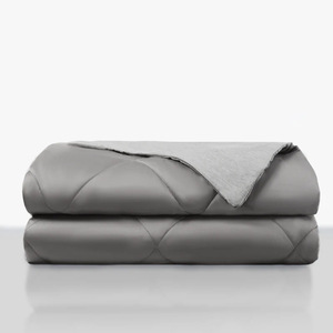 Manta Refrigerante de Verano, de Bambú y Algodón, Acolchada, Color Gris Oscuro, Tamaño Doble para Adultos, Lavable a Máquina, Relleno de Fibra Sintética - Product Image 1