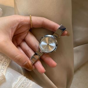 Haute qualité <span class=keywords><strong>IBSO</strong></span> 6809 montre pour femme à la mode nouveau Style rond Vintage petite montre en argent minimaliste étanche montre à Quartz - Product Image 1