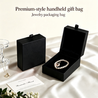 Sacs cadeaux portables, sacs à bijoux, boîtes à bijoux, y compris des boîtes coulissantes pour boucles d'oreilles et emballages d'accessoires
