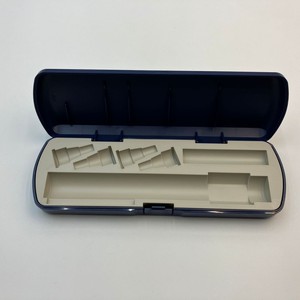 Boîte en plastique spécialement conçue pour les stylos injecteurs durables et réutilisables de couleur bleu marine - Product Image 6