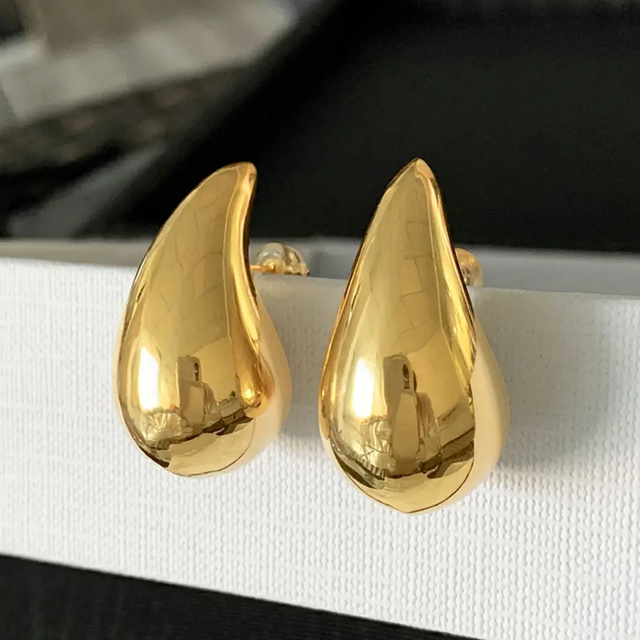 תכשיטים מותאמים אישית באיכות גבוהה חם מכירה חמה טיפת מים בצורת עגילים לנשים גושי נירוסטה צ 'אנקי זהב