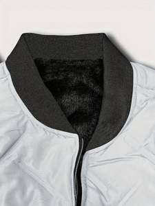 เสื้อแจ็คเก็ตผู้ชายแบบสวมใส่สบาย คอตั้ง ผ้าหนา รุ่นดรอปชิปปิ้ง แฟชั่นฤดูใบไม้ร่วง/ฤดูหนาว 2024 เสื้อโค้ทอุ่นๆ มีกระเป๋า ผลิตจากโพลีเอสเตอร์ 100% - Product Image 3