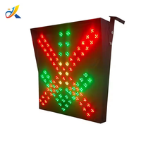 Feu de signalisation routière LED à haute luminosité 600 mm, croix rouge et flèche verte, pour la sécurité routière et le contrôle des voies, vente en gros