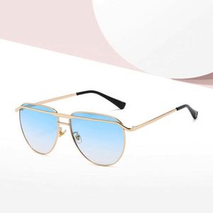 Gafas de Sol de Piloto Retro 2023 con Montura Metálica de Doble Puente, Lentes Transparentes con Degradado y Protección UV400 para Hombre y Mujer - Product Image 4