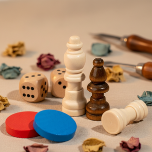 Set di Giochi da Tavolo in Legno 5-in-1 con Scacchi, <span class=keywords><strong>Dama</strong></span>, Shut the Box, Hockey e Sling Puck per Bambini, Adulti e Divertimento in Famiglia - Product Image 3