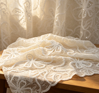 Tissu en dentelle tissée blanche avec broderie de sequins et nœuds épais pour vêtements de mariage européens/américains et du Moyen-Orient