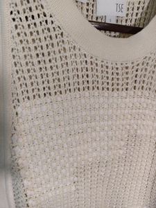 Top de cuello redondo de Cachemira de ganchillo de punto sin mangas en blanco - Product Image 6