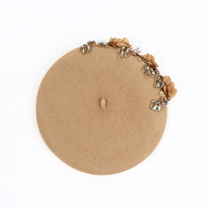 <span class=keywords><strong>Béret</strong></span> en feutre de laine de <span class=keywords><strong>luxe</strong></span> 2026 avec fleur en tissu ornée de strass, chapeau d'hiver chaud et élégant pour <span class=keywords><strong>femme</strong></span>, design personnalisé, haute qualité - Product Image 4