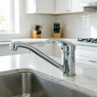 Robinet de cuisine au design classique moderne, corps en alliage de zinc, noyau en céramique, poignée unique, adapté aux hôtels, appartements et villas.