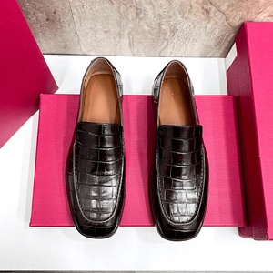 Mocassini di Alta Qualità con Motivo Coccodrillo in Rilievo, Stile Retrò di Lusso Leggero, Adatti per Tutte le Stagioni, Traspiranti, Ferragamo - Product Image 4