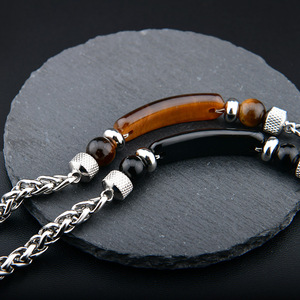 Bracelet jonc tendance pour homme en acier inoxydable avec barre incurvée, orné de pierres précieuses (obsidienne, œil de tigre, pierre cartographique) – Vente en gros 2026 - Product Image 2