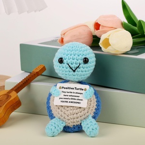Adorable tortue positive, amusante et mignonne, ornements animaux tricotés à la main, cadeau d'anniversaire ou de fête des Mères, petite tortue bleue mignonne - Product Image 3