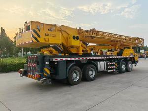 Grue sur camion XCMGG d'occasion QY50KC, capacité de levage maximale de 50 tonnes, excellent état, moteur inclus - Product Image 4