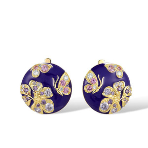Orecchini a Perno Rotondi con Farfalle e Fiori per Donne, Design Floreale Delicato, Gioielli di Moda per Uso Quotidiano - Product Image 1